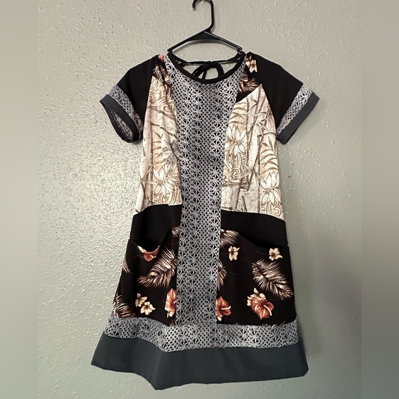 Vintage Black Floral Short Sleeve Midi Dress with Pockets Size Small Preloved - Picture 16 of 16